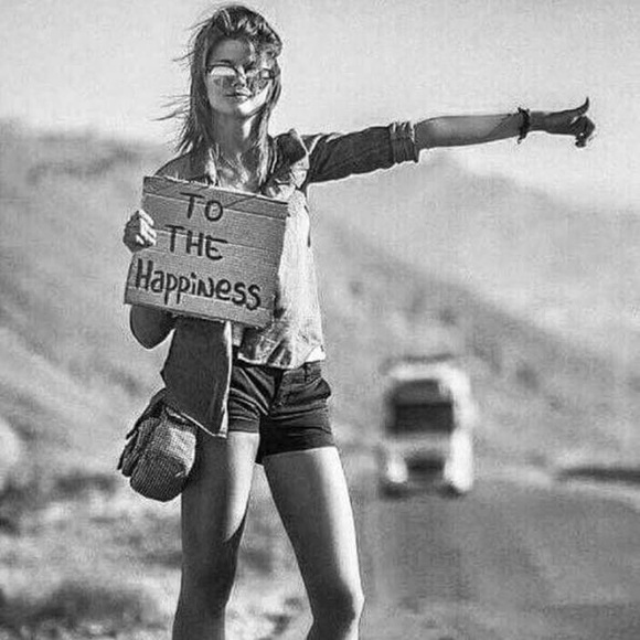 Meet your โญ๏ธPosh Ambassador, Cristina ๐ - Picture 4 of 9